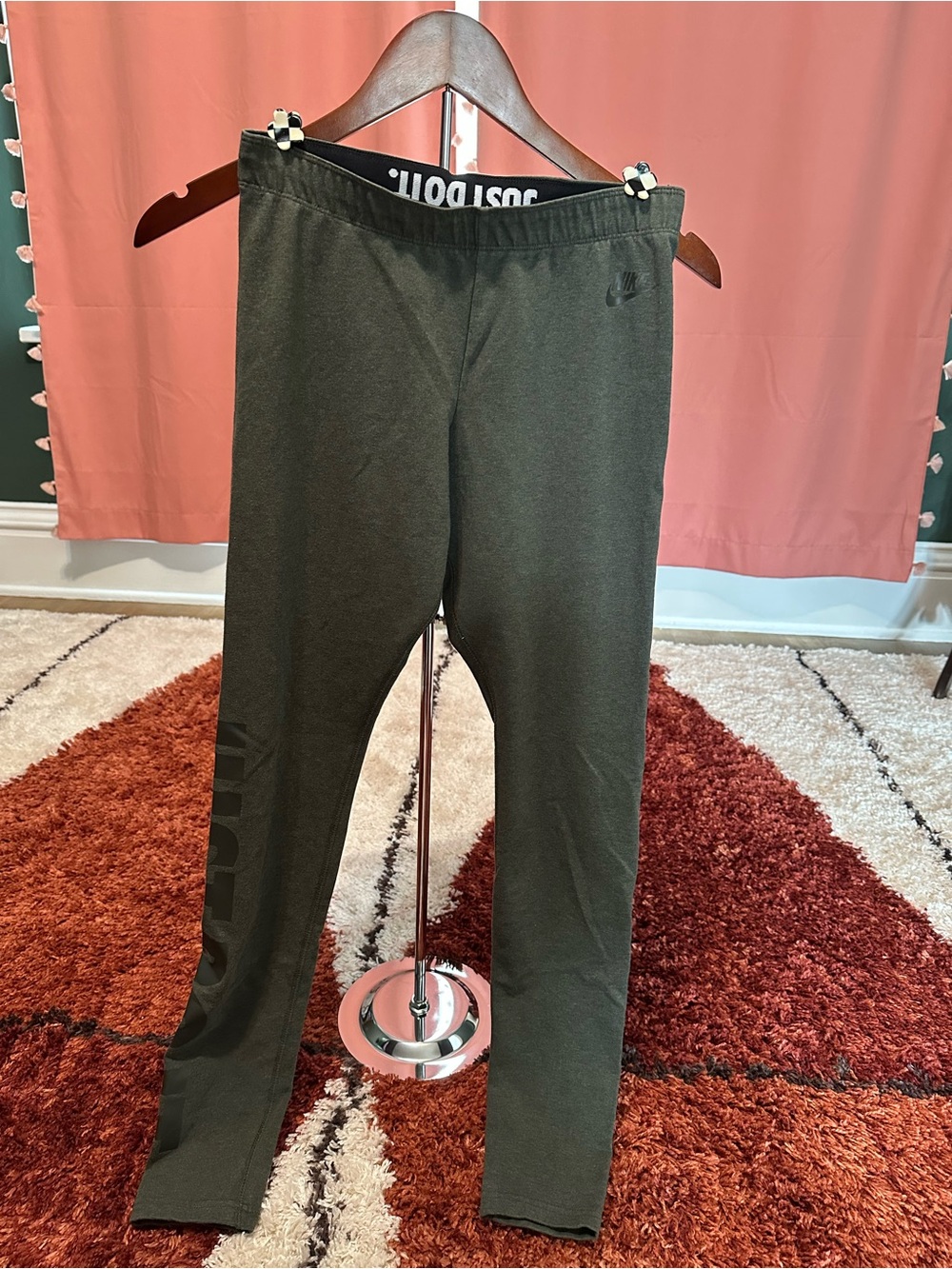 Nike Olive Green Women's Leggings with Subtle Logo